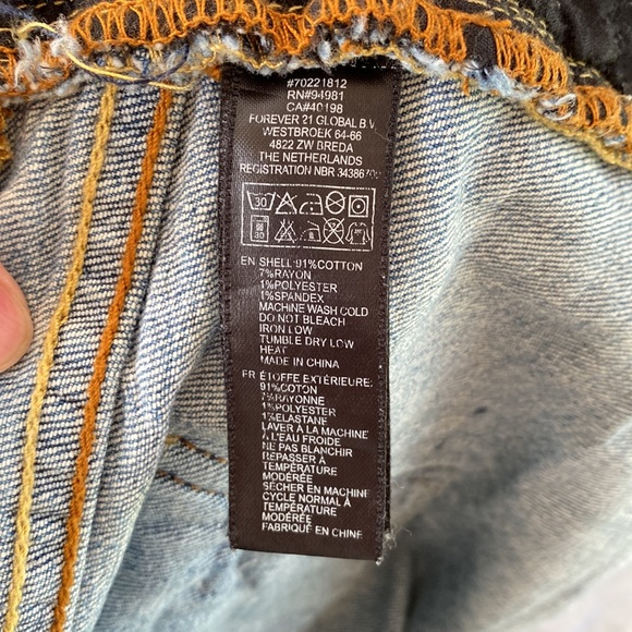 21 Denim - Womens cuffed Denim shorts size 26 - Picture 4 of 4